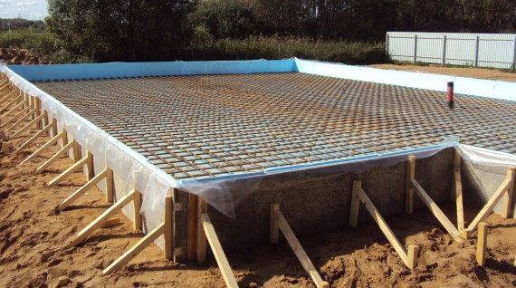 Опалубка плитного фундамента