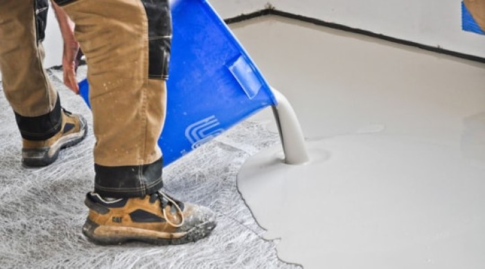Устройство наливных самовыравнивающихся полов в Тюмени - полимерные и эпоксидные