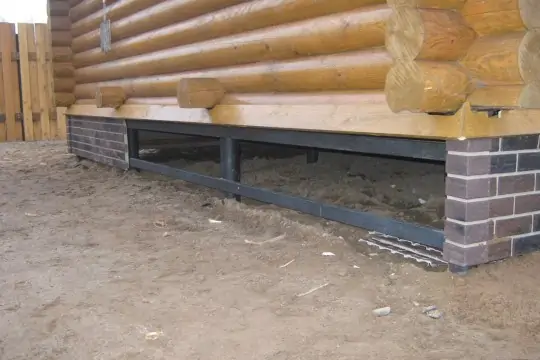 Декоративная отделка цоколя свайного фундамента